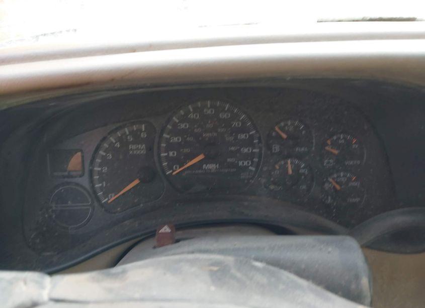 Photo 7 of 2002 Chevrolet Suburban 1500 LS (VIN 3GNEC16Z82G353245)