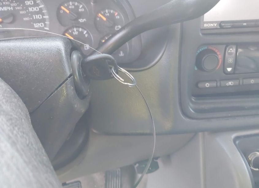 Photo 11 of 2005 Chevrolet Suburban 1500 Z71 (VIN 3GNEC16Z85G154359)