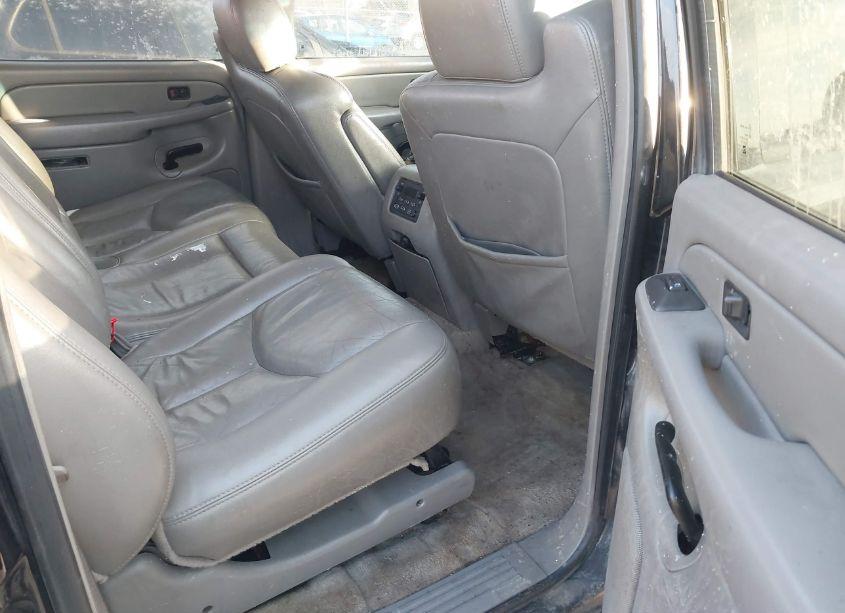 Photo 8 of 2005 Chevrolet Suburban 1500 Z71 (VIN 3GNEC16Z85G154359)