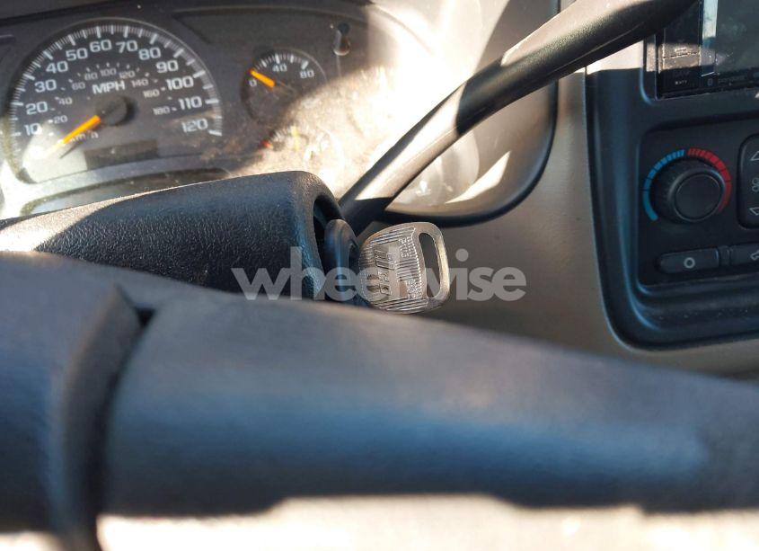 Photo 11 of 2005 Chevrolet Suburban 1500 LT (VIN 3GNEC16Z85G157682)