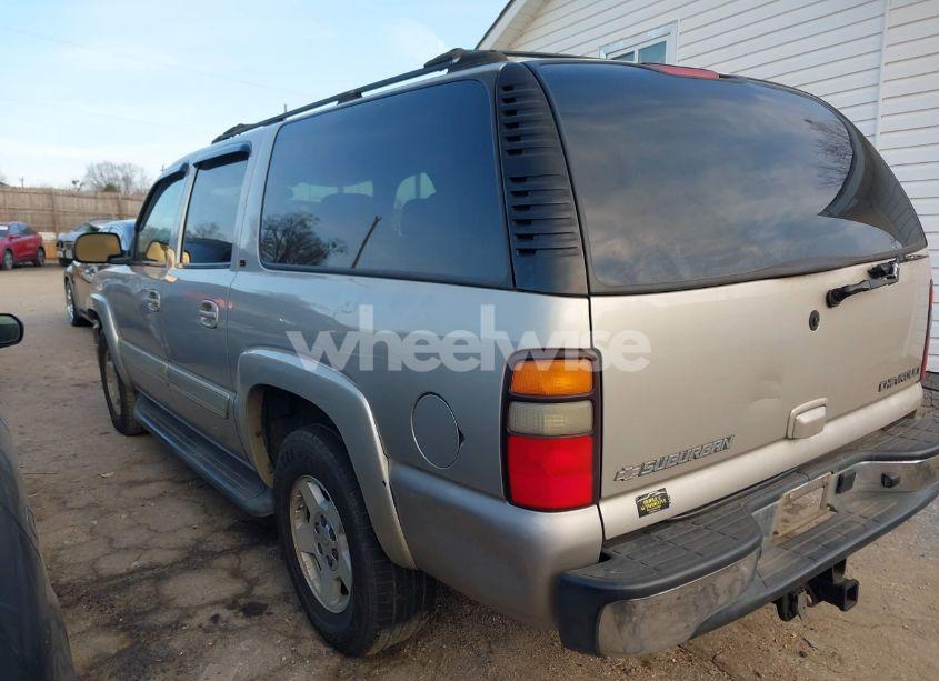 Photo 3 of 2005 Chevrolet Suburban 1500 LT (VIN 3GNEC16Z85G157682)