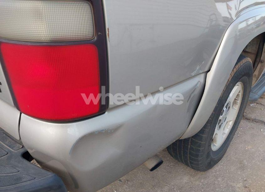 Photo 6 of 2005 Chevrolet Suburban 1500 LT (VIN 3GNEC16Z85G157682)