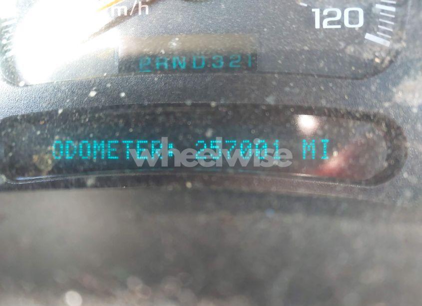 Photo 7 of 2005 Chevrolet Suburban 1500 LT (VIN 3GNEC16Z85G157682)