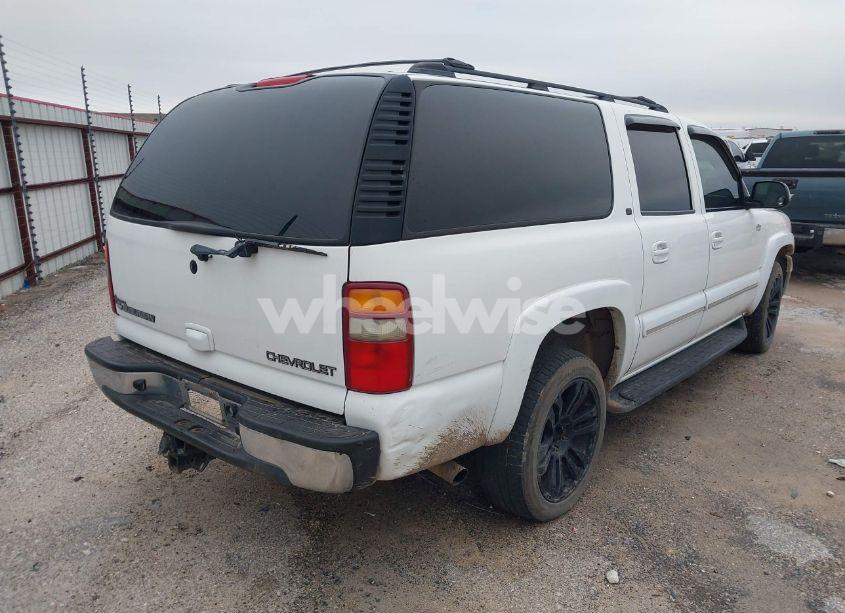 Photo 4 of 2002 Chevrolet Suburban 1500 LT (VIN 3GNEC16Z92G180545)