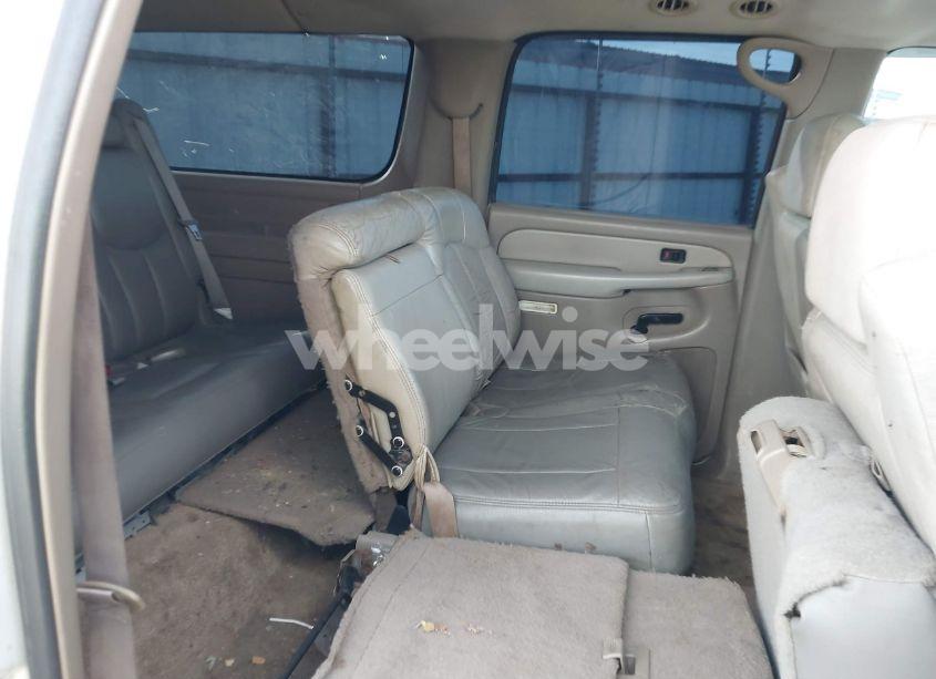 Photo 8 of 2002 Chevrolet Suburban 1500 LT (VIN 3GNEC16Z92G180545)