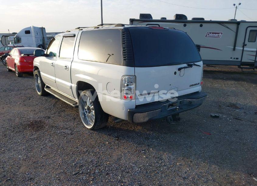Photo 3 of 2002 Chevrolet Suburban 1500 LT (VIN 3GNEC16Z92G241795)