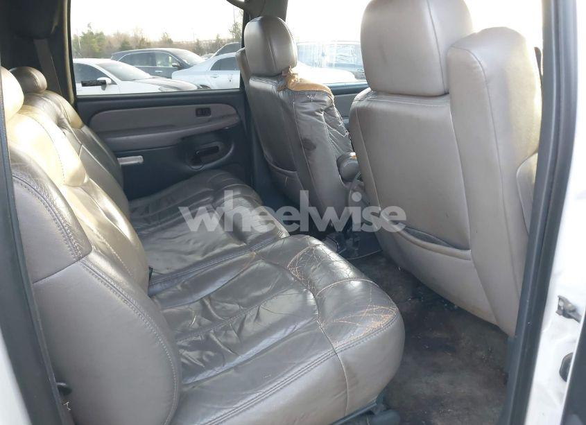 Photo 8 of 2002 Chevrolet Suburban 1500 LT (VIN 3GNEC16Z92G241795)