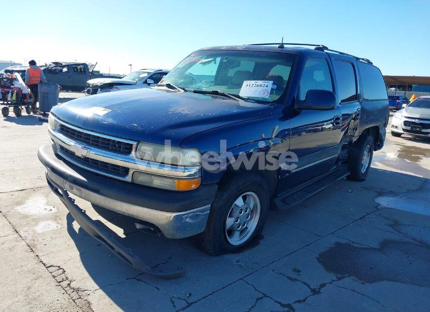 Photo 2 of 2002 Chevrolet Suburban 1500 LT (VIN 3GNEC16Z92G309366)