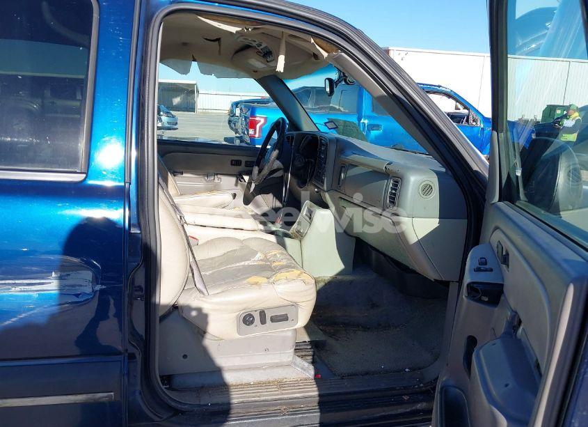 Photo 5 of 2002 Chevrolet Suburban 1500 LT (VIN 3GNEC16Z92G309366)