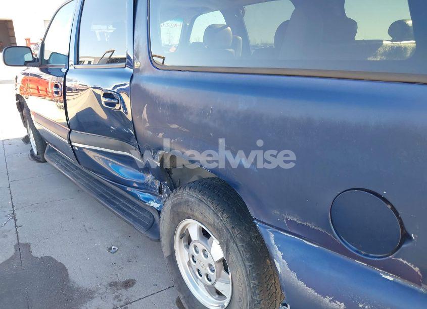 Photo 6 of 2002 Chevrolet Suburban 1500 LT (VIN 3GNEC16Z92G309366)