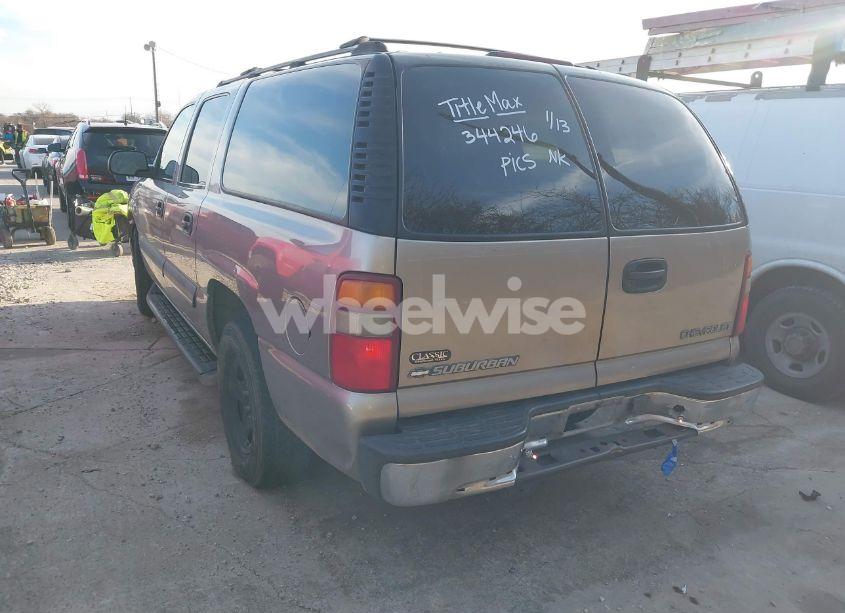Photo 3 of 2002 Chevrolet Suburban 1500 LS (VIN 3GNEC16Z92G344246)