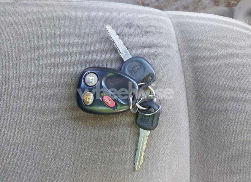 Photo 11 of 2004 Chevrolet Suburban 1500 LS (VIN 3GNEC16Z94G115374)