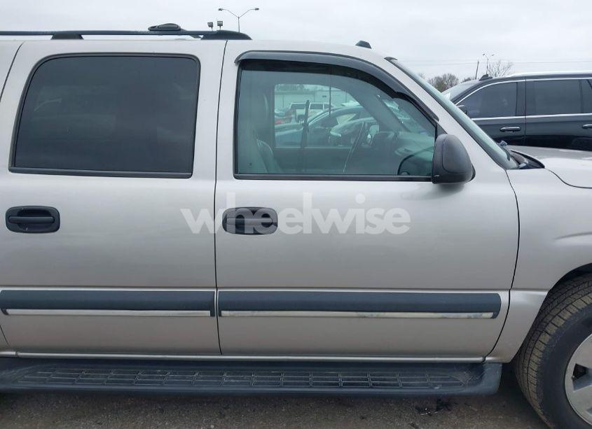 Photo 13 of 2004 Chevrolet Suburban 1500 LS (VIN 3GNEC16Z94G210873)