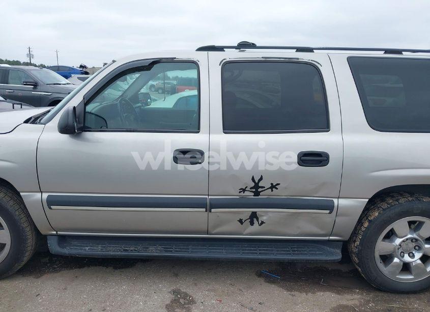 Photo 14 of 2004 Chevrolet Suburban 1500 LS (VIN 3GNEC16Z94G210873)
