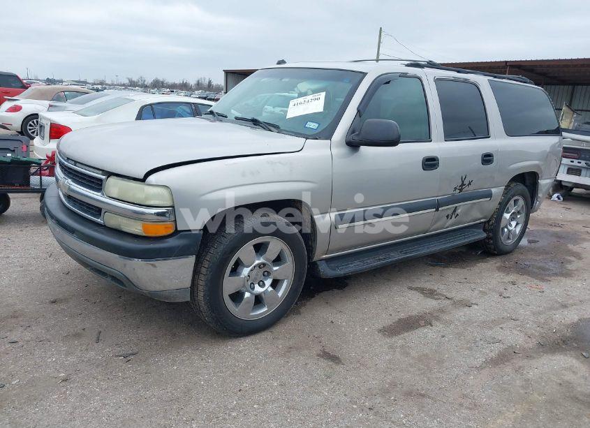Photo 2 of 2004 Chevrolet Suburban 1500 LS (VIN 3GNEC16Z94G210873)