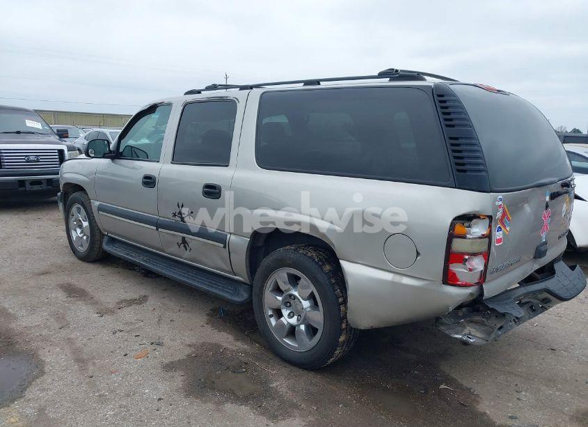 Photo 3 of 2004 Chevrolet Suburban 1500 LS (VIN 3GNEC16Z94G210873)
