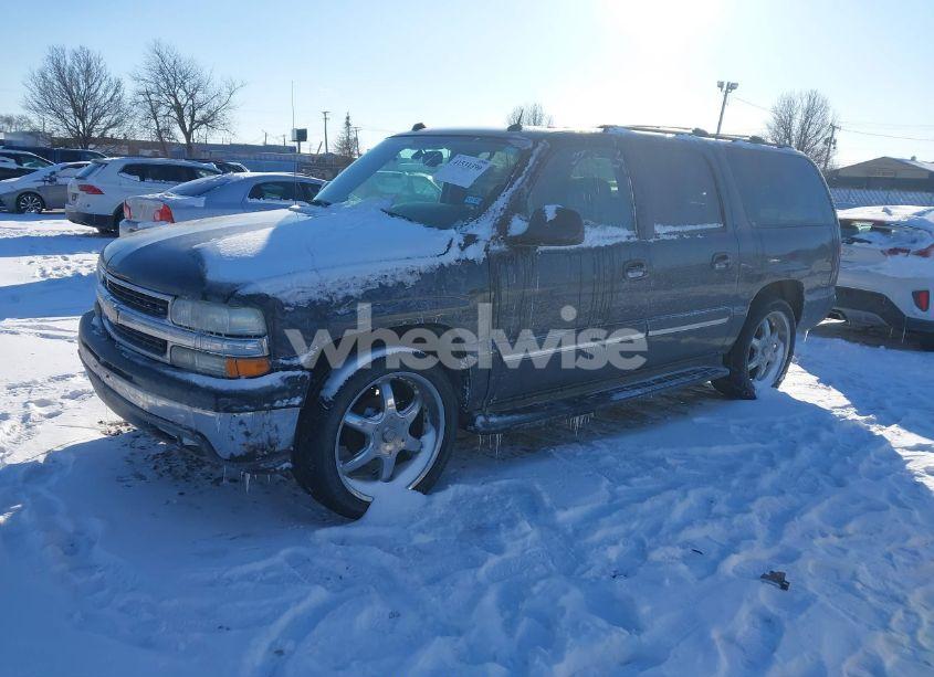 Photo 2 of 2004 Chevrolet Suburban 1500 LT (VIN 3GNEC16Z94G319009)