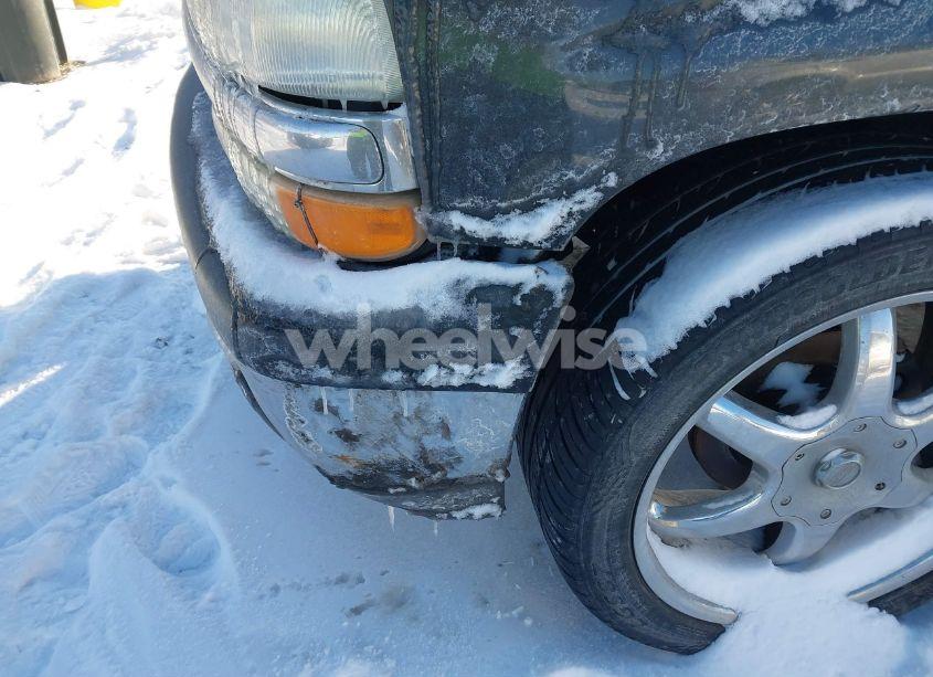 Photo 6 of 2004 Chevrolet Suburban 1500 LT (VIN 3GNEC16Z94G319009)