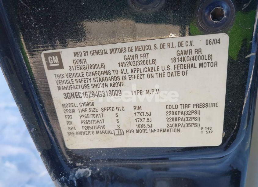 Photo 9 of 2004 Chevrolet Suburban 1500 LT (VIN 3GNEC16Z94G319009)