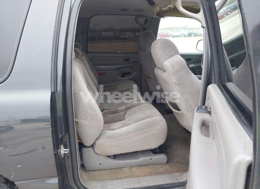 Photo 8 of 2005 Chevrolet Suburban 1500 LS (VIN 3GNEC16Z95G131012)