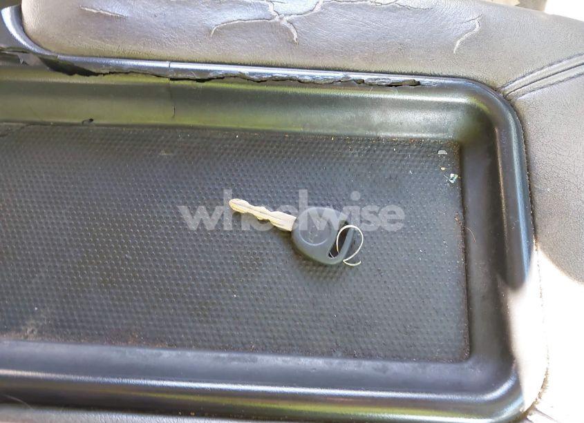 Photo 11 of 2002 Chevrolet Suburban 1500 LS (VIN 3GNEC16ZX2G275244)