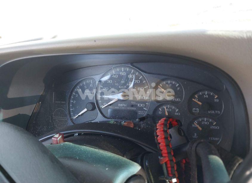 Photo 7 of 2002 Chevrolet Suburban 1500 LS (VIN 3GNEC16ZX2G275244)