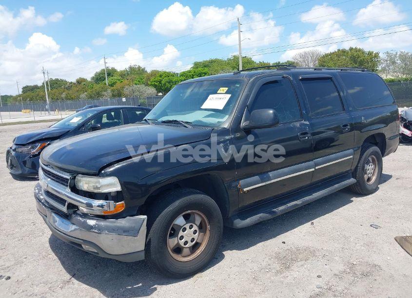 Photo 2 of 2003 Chevrolet Suburban 1500 LT (VIN 3GNEC16ZX3G334147)