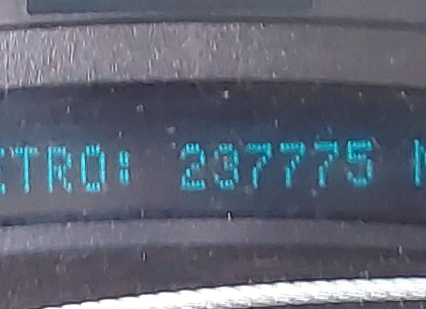 Photo 15 of 2004 Chevrolet Suburban 1500 LS (VIN 3GNEC16ZX4G313977)