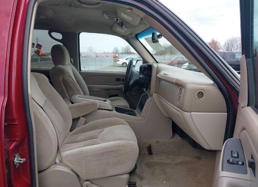 Photo 5 of 2004 Chevrolet Suburban 1500 LS (VIN 3GNEC16ZX4G313977)