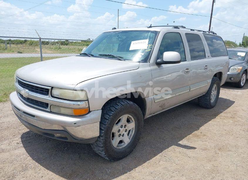 Photo 2 of 2005 Chevrolet Suburban 1500 LT (VIN 3GNEC16ZX5G140284)