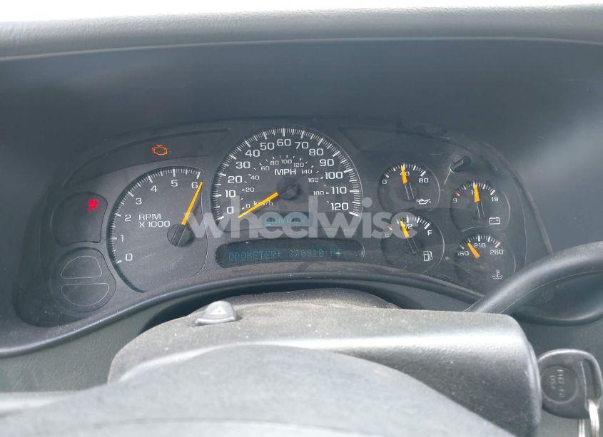 Photo 7 of 2005 Chevrolet Suburban 1500 LT (VIN 3GNEC16ZX5G140284)