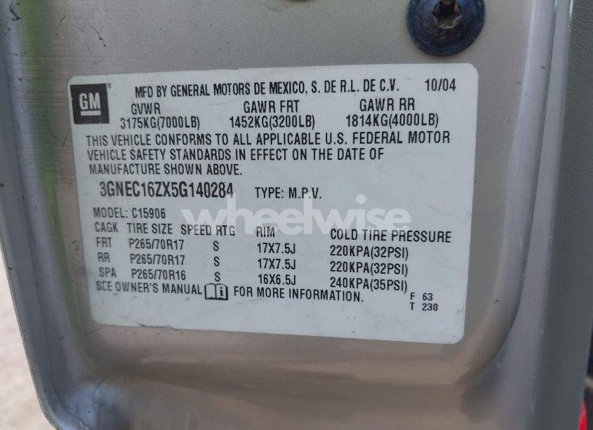 Photo 9 of 2005 Chevrolet Suburban 1500 LT (VIN 3GNEC16ZX5G140284)