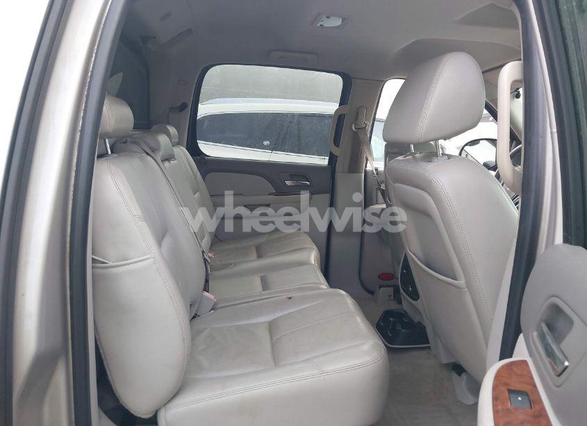 Photo 8 of 2007 Chevrolet Avalanche 1500 LT (VIN 3GNEK12327G111627)