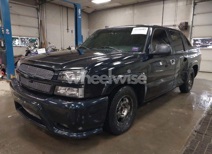 Photo 2 of 2004 Chevrolet Avalanche 1500 (VIN 3GNEK12T04G300546)