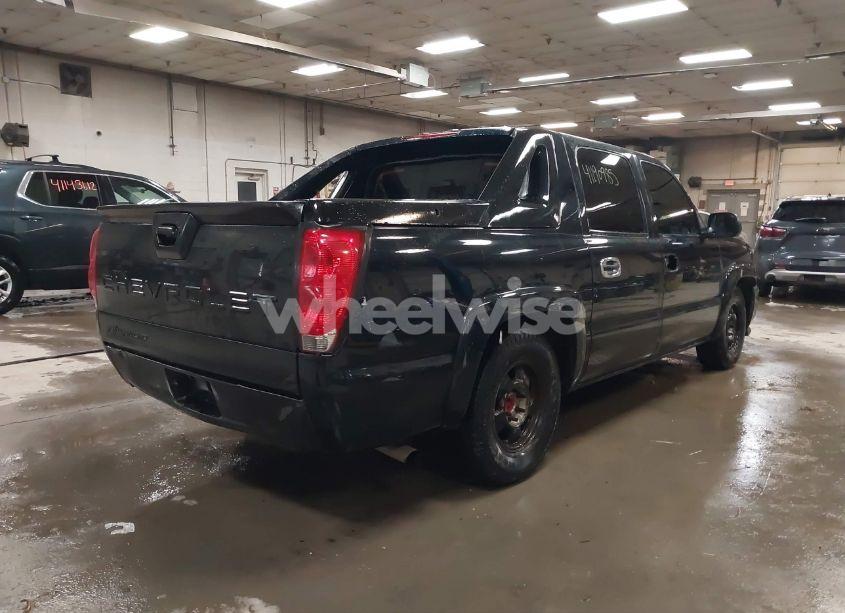 Photo 4 of 2004 Chevrolet Avalanche 1500 (VIN 3GNEK12T04G300546)