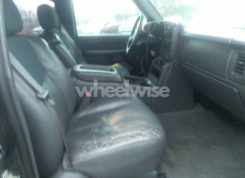 Photo 5 of 2004 Chevrolet Avalanche 1500 (VIN 3GNEK12T14G329215)