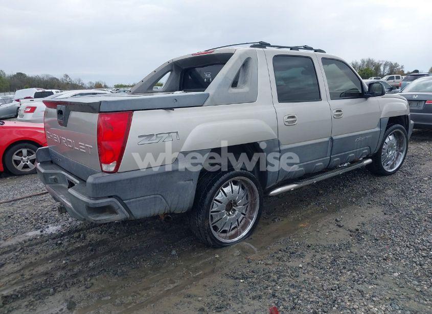 Photo 4 of 2004 Chevrolet Avalanche 1500 (VIN 3GNEK12T24G147409)