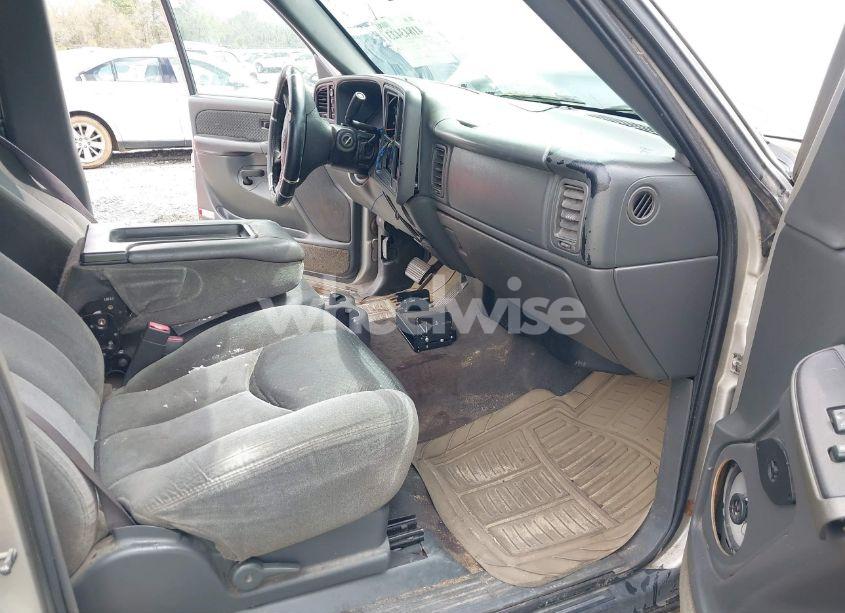 Photo 5 of 2004 Chevrolet Avalanche 1500 (VIN 3GNEK12T24G147409)