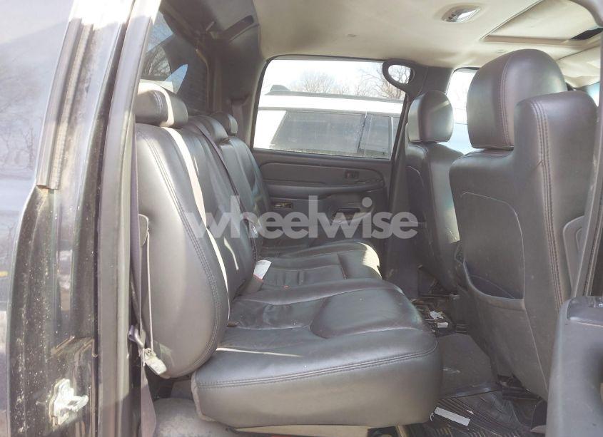 Photo 8 of 2004 Chevrolet Avalanche 1500 (VIN 3GNEK12T24G219905)