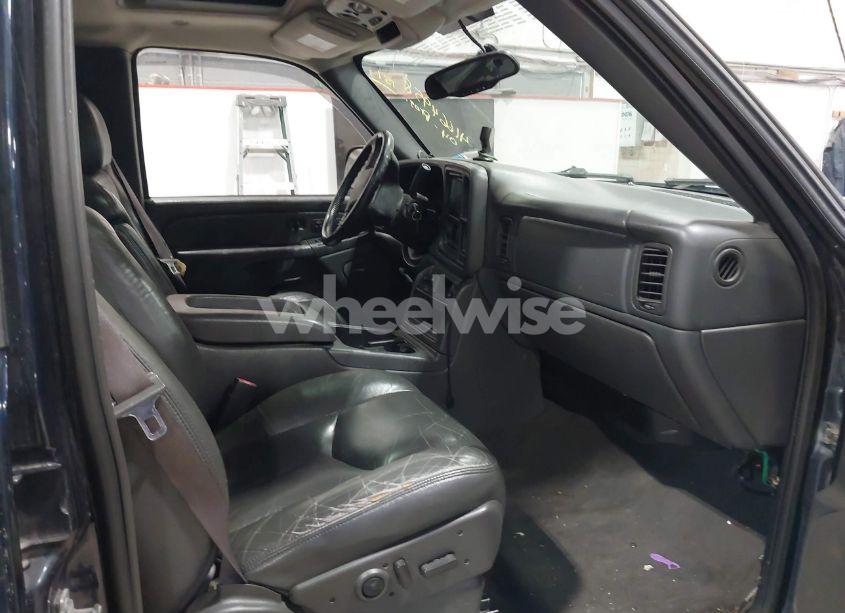 Photo 5 of 2004 Chevrolet Avalanche 1500 (VIN 3GNEK12T34G281619)