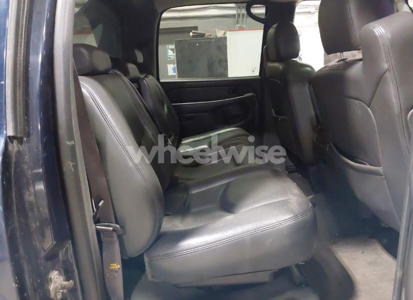 Photo 8 of 2004 Chevrolet Avalanche 1500 (VIN 3GNEK12T34G281619)