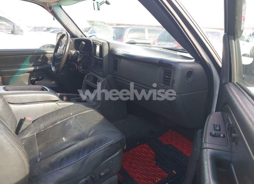 Photo 5 of 2004 Chevrolet Avalanche 1500 (VIN 3GNEK12T54G187595)