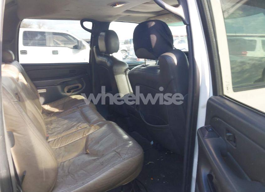 Photo 8 of 2004 Chevrolet Avalanche 1500 (VIN 3GNEK12T54G187595)