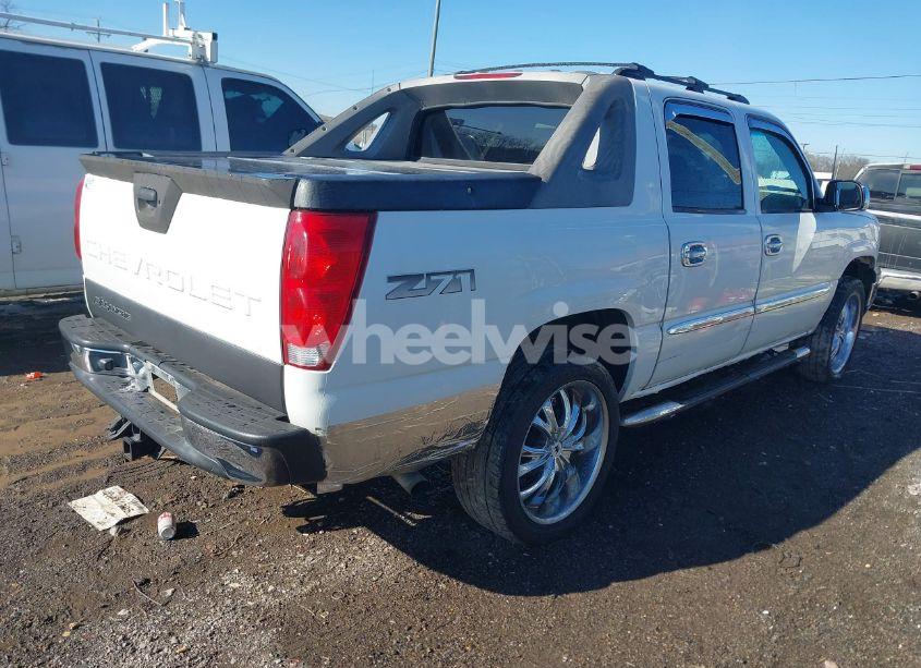 Photo 4 of 2004 Chevrolet Avalanche 1500 (VIN 3GNEK12T64G144156)