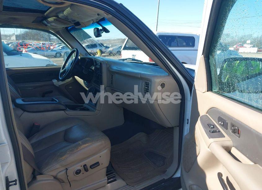 Photo 5 of 2004 Chevrolet Avalanche 1500 (VIN 3GNEK12T64G144156)