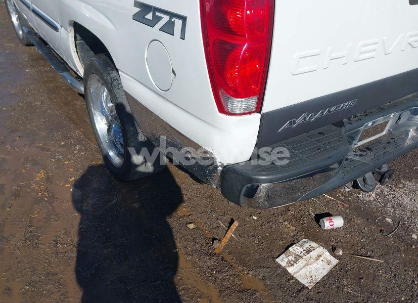 Photo 6 of 2004 Chevrolet Avalanche 1500 (VIN 3GNEK12T64G144156)