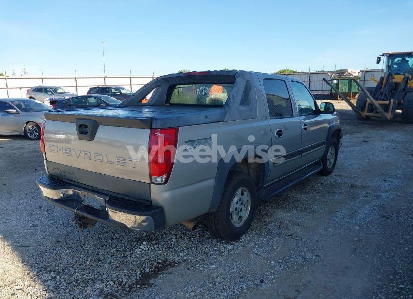 Photo 4 of 2004 Chevrolet Avalanche 1500 (VIN 3GNEK12T74G334998)