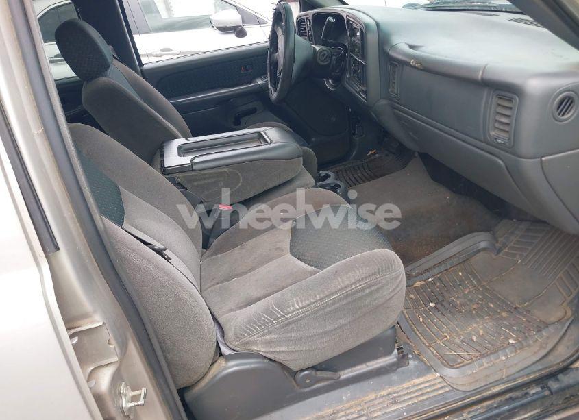 Photo 5 of 2004 Chevrolet Avalanche 1500 (VIN 3GNEK12T74G334998)