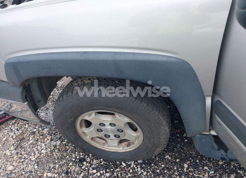Photo 6 of 2004 Chevrolet Avalanche 1500 (VIN 3GNEK12T74G334998)