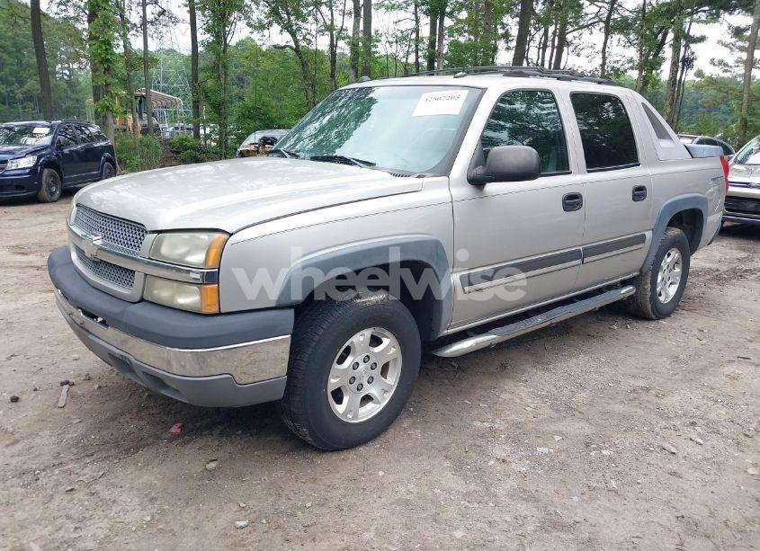Photo 2 of 2004 Chevrolet Avalanche 1500 (VIN 3GNEK12TX4G226357)